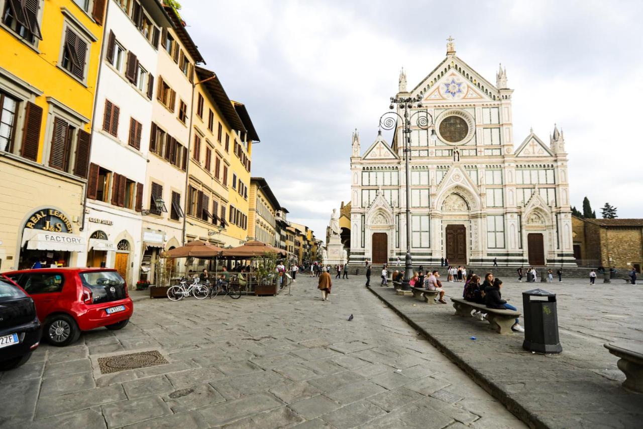 Luxurious View On Santa Croce Apartment ฟลอเรนซ์ ภายนอก รูปภาพ
