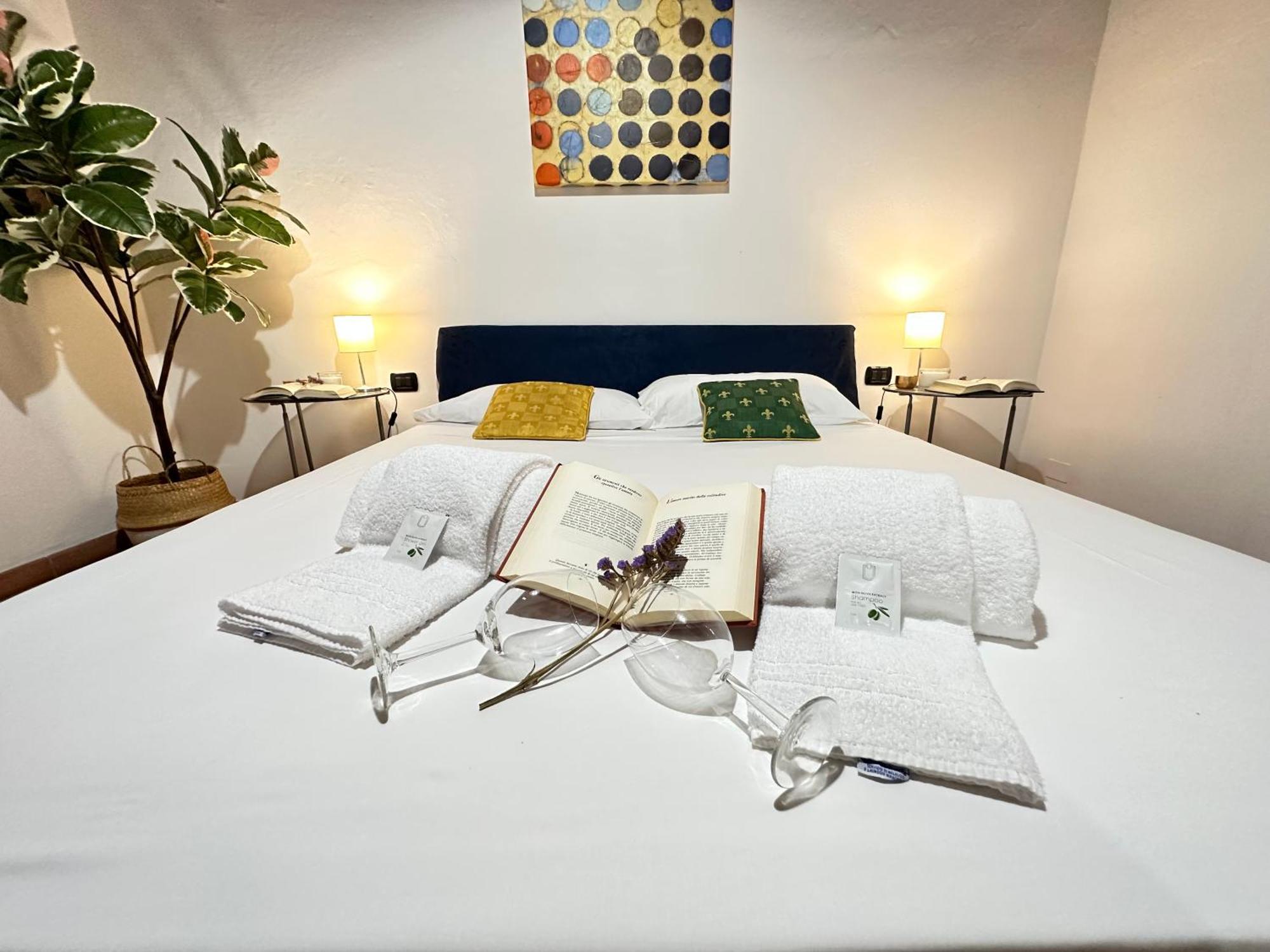 Luxurious View On Santa Croce Apartment ฟลอเรนซ์ ภายนอก รูปภาพ