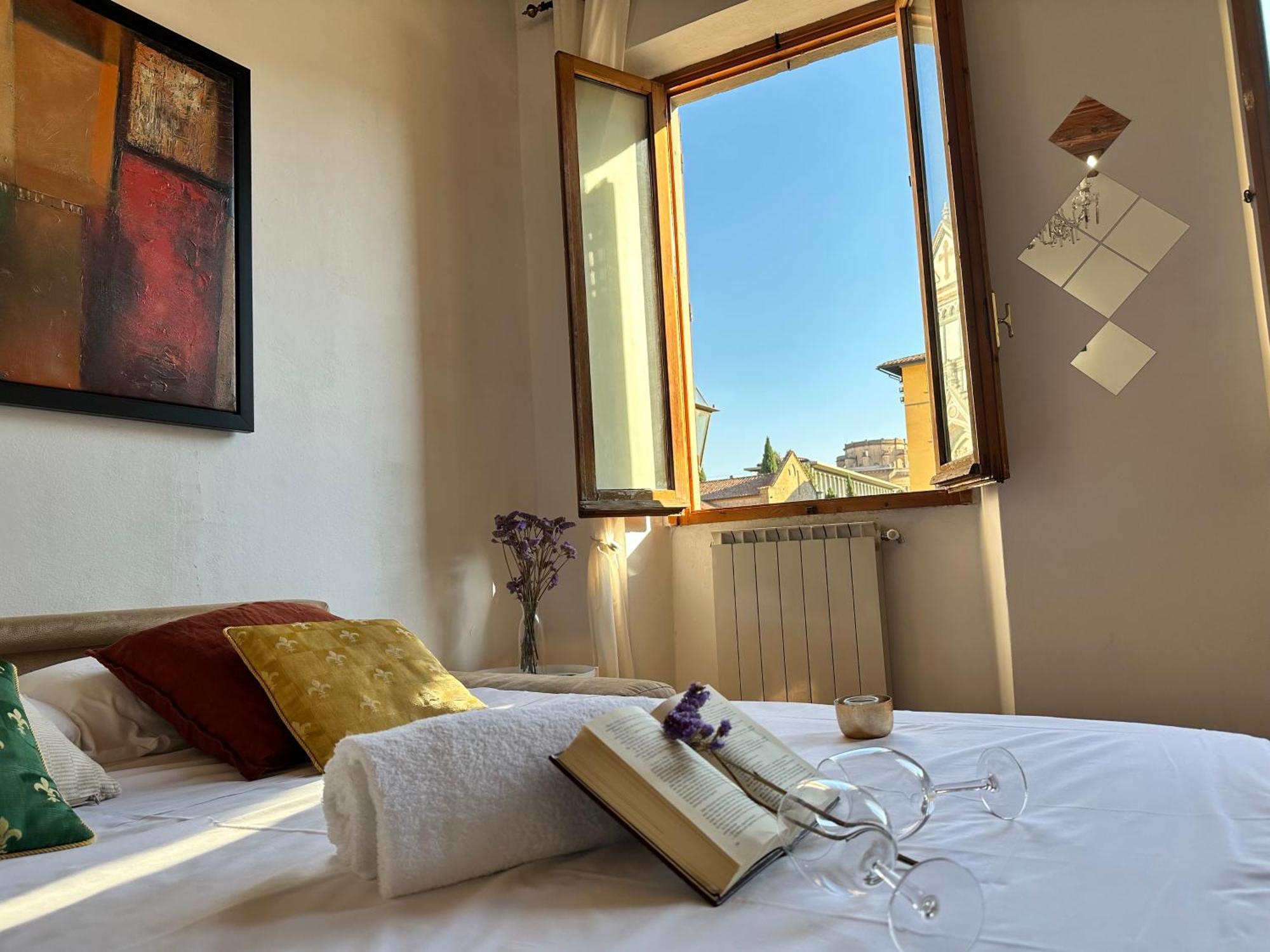 Luxurious View On Santa Croce Apartment ฟลอเรนซ์ ภายนอก รูปภาพ